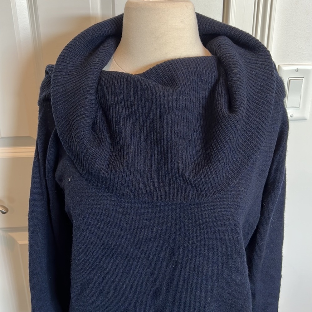 Sweater - Picture 2 of 7